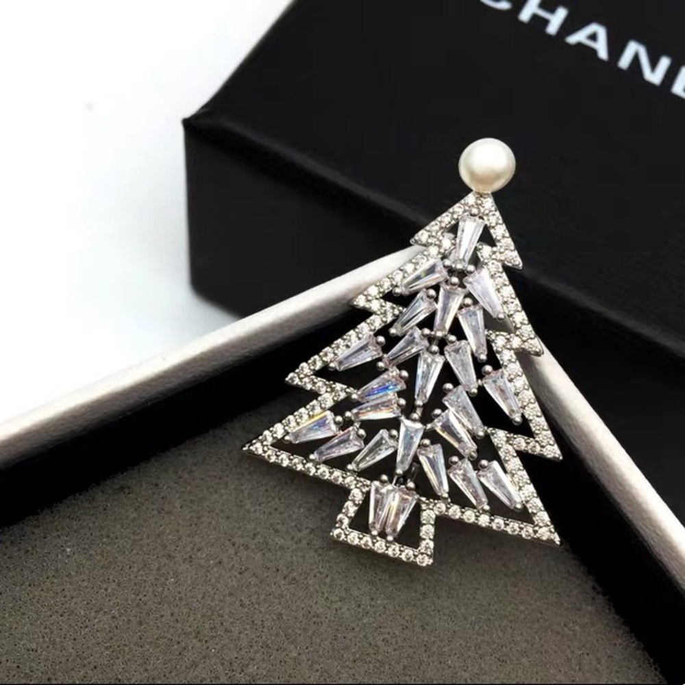 women’s fashion CZ crystal brooch for occasions